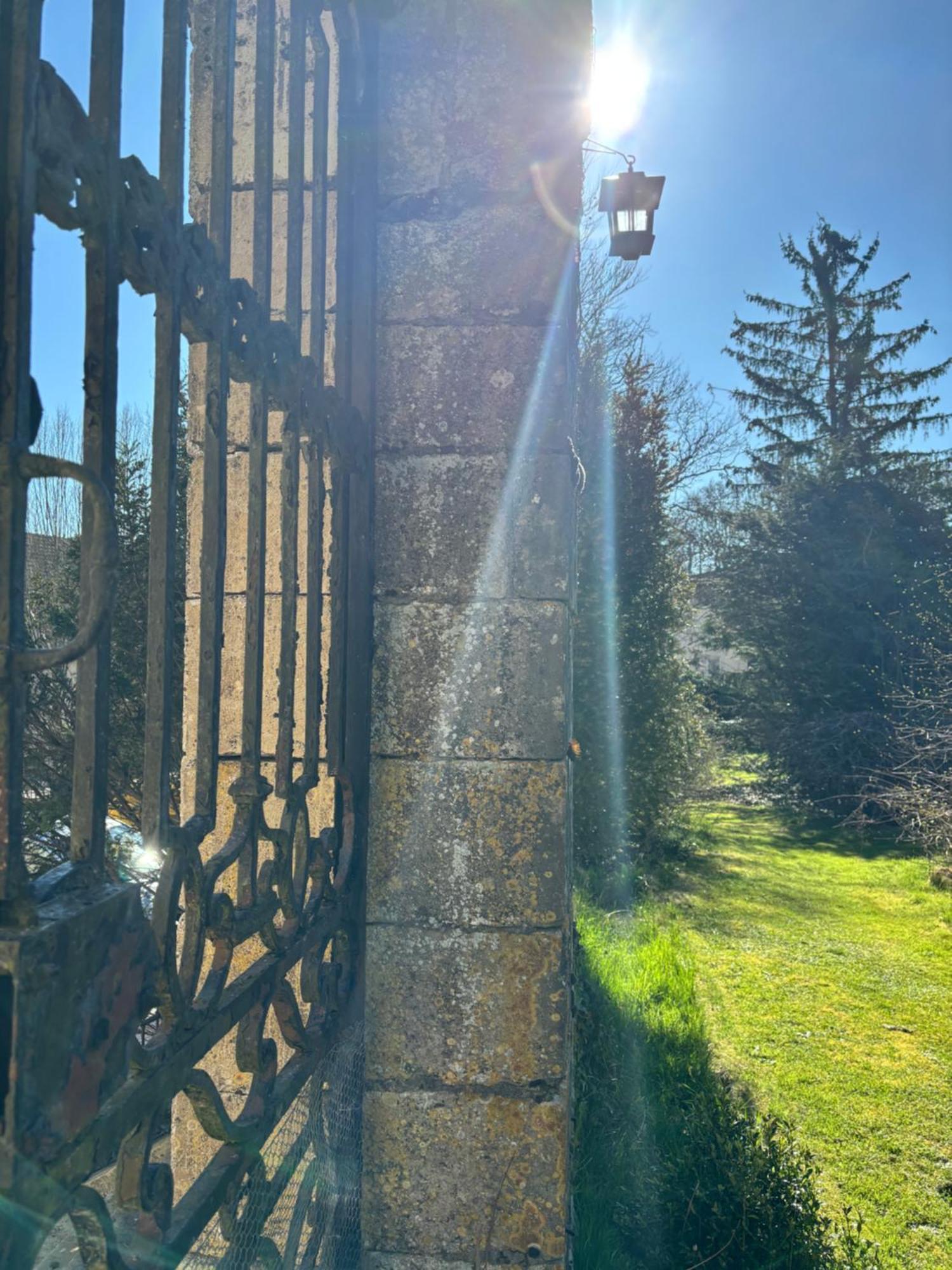 Chateau La Hussardiere Dampierre-sur-Salon Exterior foto